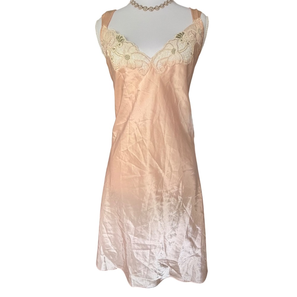 Delta Burke Collection Peach Satin & Lace Nightgown Chemise Plus Size 1X Vintage